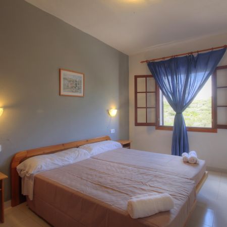 Fergus Club Carema Splash Playas De Fornells Habitación foto